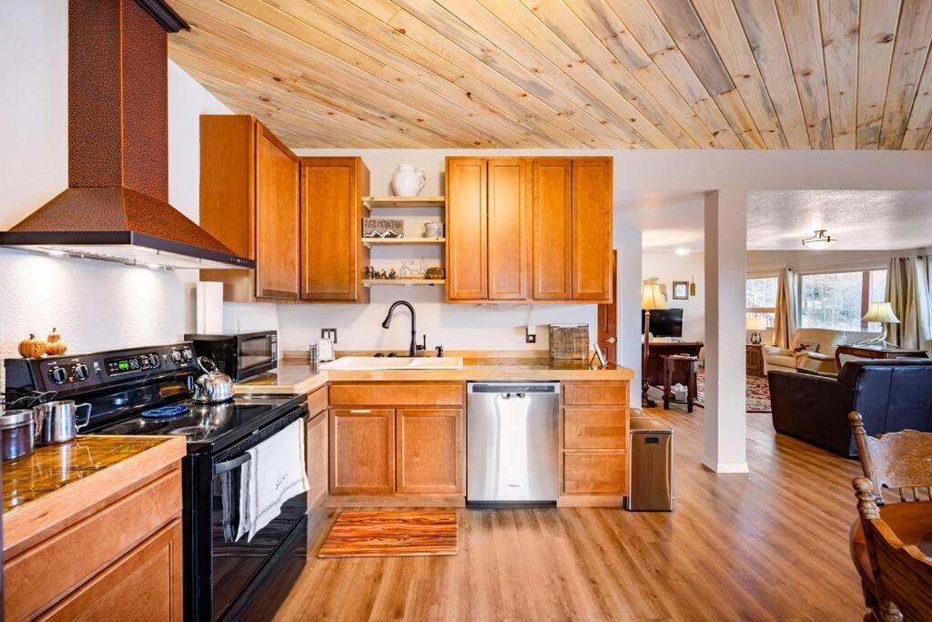 Meandering Moose Apartment Vacation Rental Black Hawk Luaran gambar