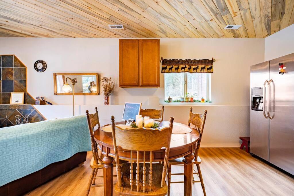 Meandering Moose Apartment Vacation Rental Black Hawk Luaran gambar