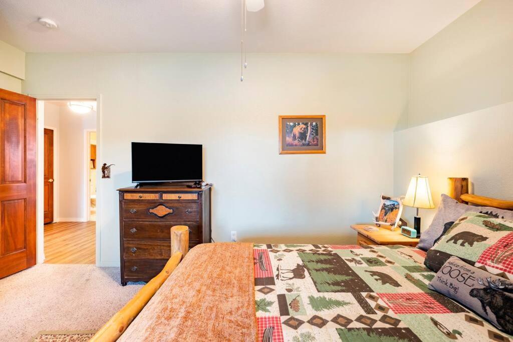 Meandering Moose Apartment Vacation Rental Black Hawk Luaran gambar
